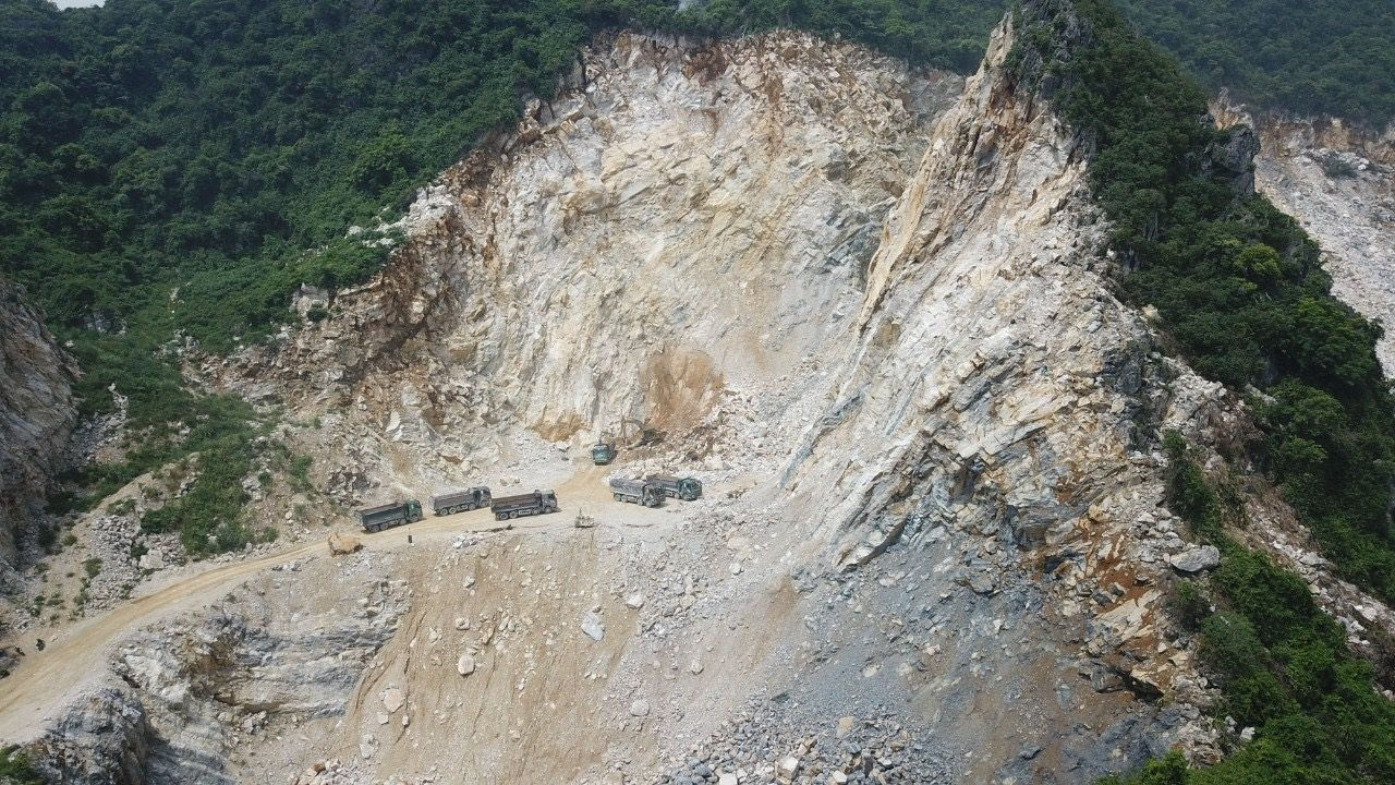 HA NAM COAL MINE